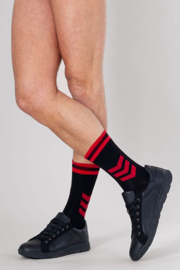 out-calza-uomo-man-socks-silvia-grandi-black-red-.jpg